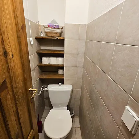 Pani B Πανσιόν